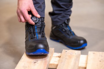 7 baak hunter s3 zwart blauw met boa sluiting waterr